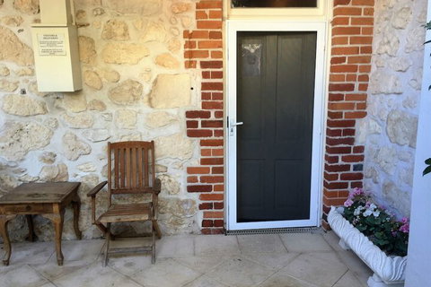 Arundel's Boutique Accommodation - Accommodation Guide 2