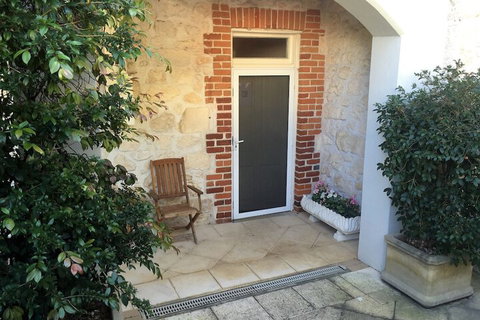 Arundel's Boutique Accommodation - Accommodation Guide 1