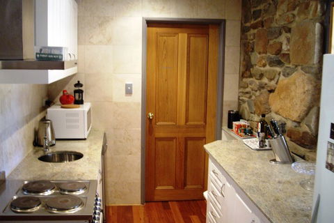 1860 Wine Country Cottages - Accommodation Asia 6