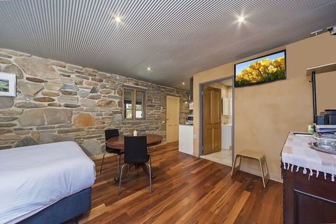 1860 Wine Country Cottages - Accommodation Asia 2