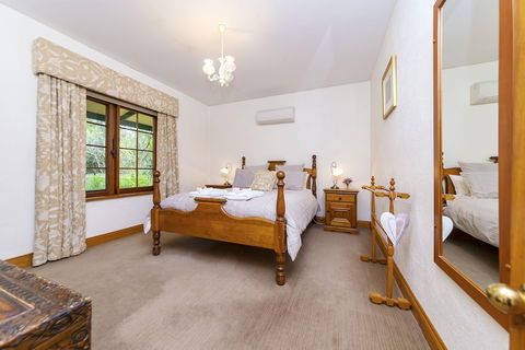 Country Pleasures B&B - Accommodation Asia 3