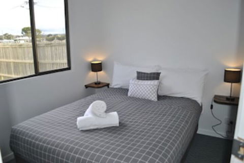 Swansea Holiday Park - Accommodation Guide 0