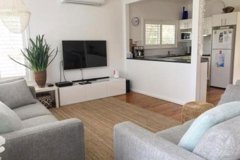 The Seaside Beachhouse Mollymook - Accommodation Asia 5