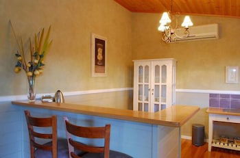 Barrington Hideaway- River Cottages - Accommodation Guide 6