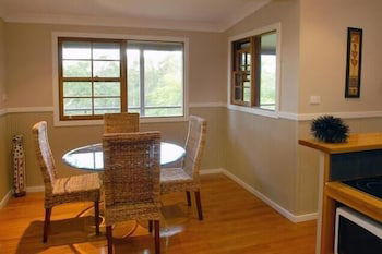 Barrington Hideaway- River Cottages - Accommodation Guide 4