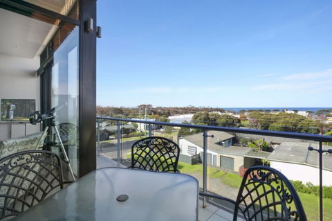 Whitewater Apartments - Accommodation Guide 0