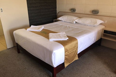Inland Oasis Motel - Accommodation Asia 5
