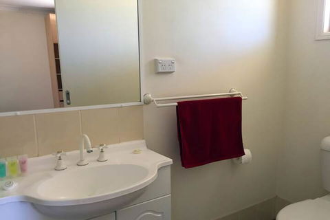 Inland Oasis Motel - Accommodation Asia 7