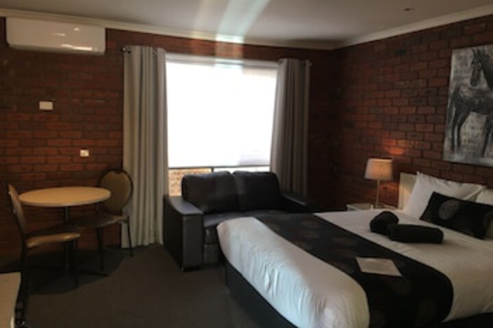 Melton VIC Accommodation Asia
