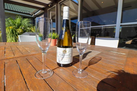 Surfside - Accommodation Guide 5