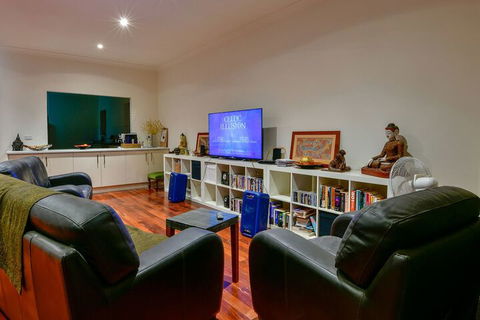 Crossroads Ecomotel - Accommodation Asia 7