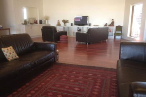 Crossroads Ecomotel - Accommodation Asia 0