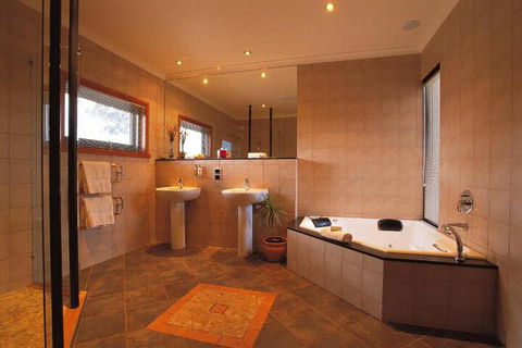 Meringa Springs - Accommodation Asia 4