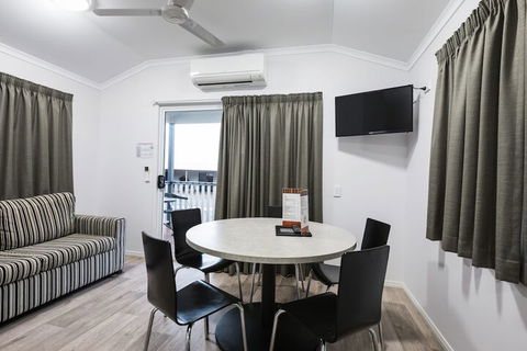 Hotel Settlers - Accommodation Guide 6
