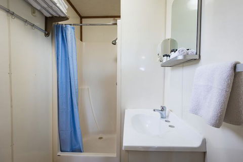 Hotel Settlers - Accommodation Guide 7