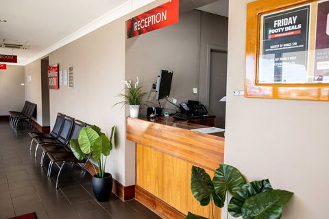 Hotel Settlers - Accommodation Guide 5