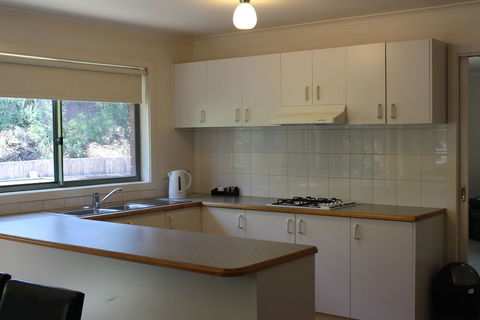 Australian Home Away Ringwood At Bardia - Accommodation Asia 5