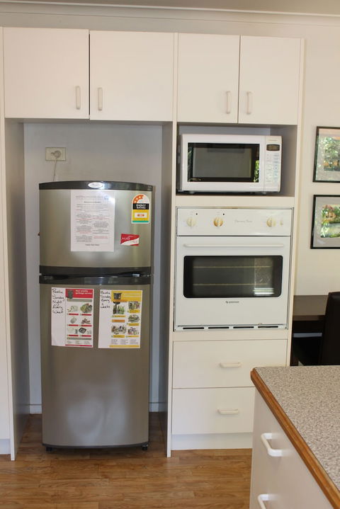 Australian Home Away Ringwood At Bardia - Accommodation Asia 3