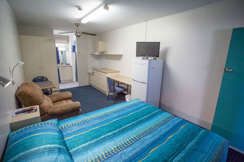 Fourth Avenue Motor Inn - Accommodation Asia 4
