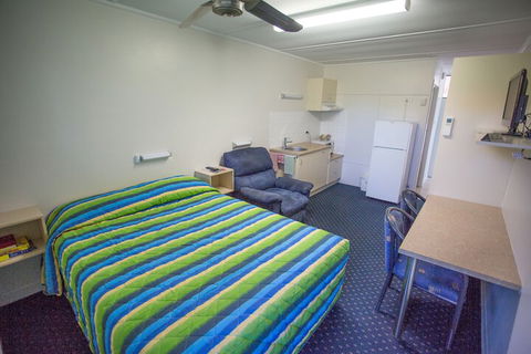 Fourth Avenue Motor Inn - Accommodation Asia 7