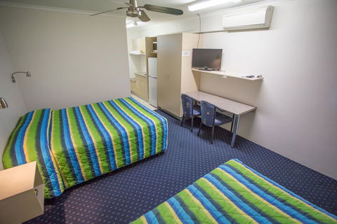 Fourth Avenue Motor Inn - Accommodation Asia 5