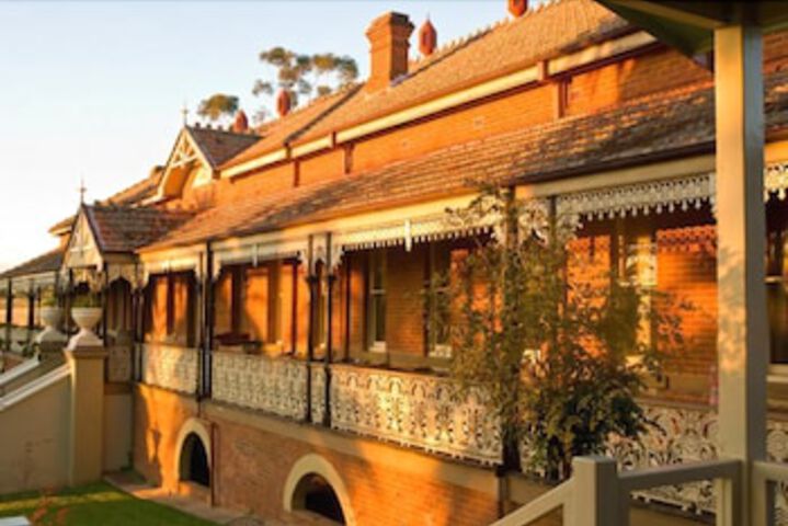 Wellington NSW Accommodation Asia