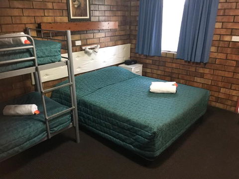 Miles Outback Motel - Accommodation Guide 2
