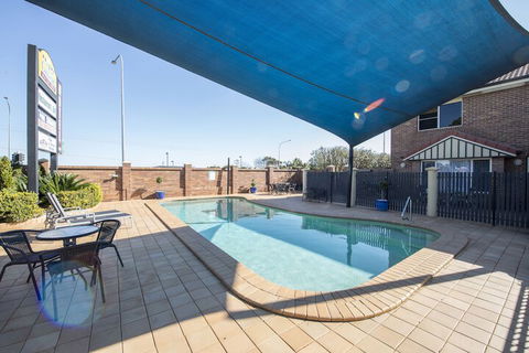 Cotswold Motor Inn - Accommodation Guide 3