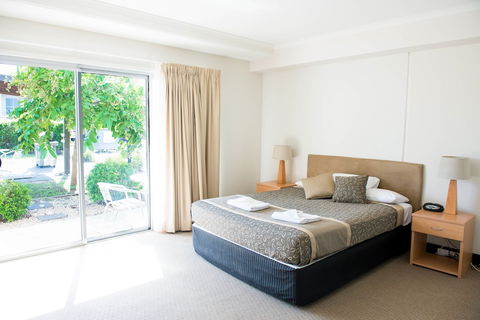 Capella Coach Inn - Accommodation Asia 4