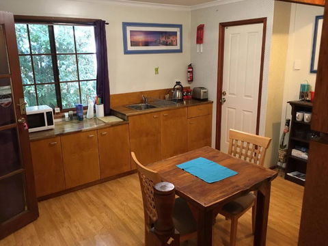 Dancing Waters Cottage - Accommodation Guide 5