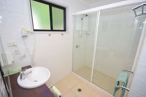Del Rio Riverside Resort - Accommodation Guide 2