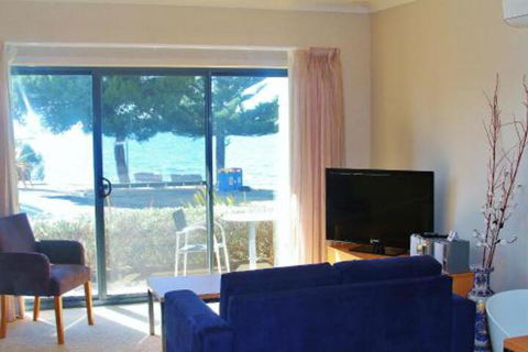 Pier Number 10 - Accommodation Asia 6