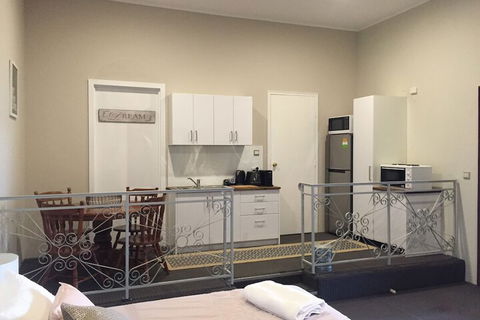 Fairway Manor Accommodation - Accommodation Guide 5