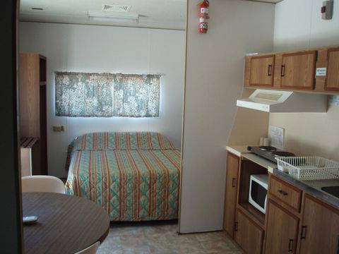 Lakeside Tourist Park - Accommodation Asia 1
