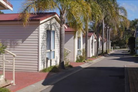 Lifestyle Village Redhead - Accommodation Asia 1