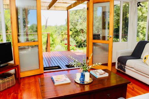 Nagoondie Studio - Accommodation Asia 6