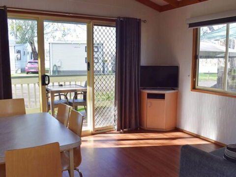 Cohuna Waterfront Holiday Park - Accommodation Guide 2