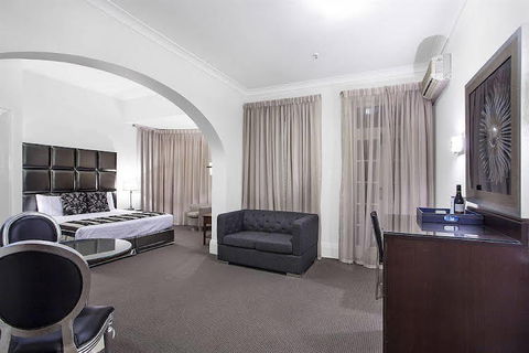 Monte Pio Hotel & Conference Centre - Accommodation Asia 0
