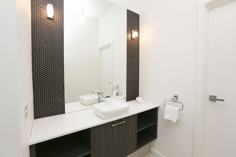 Indulge Apartments CBD - Accommodation Asia 6