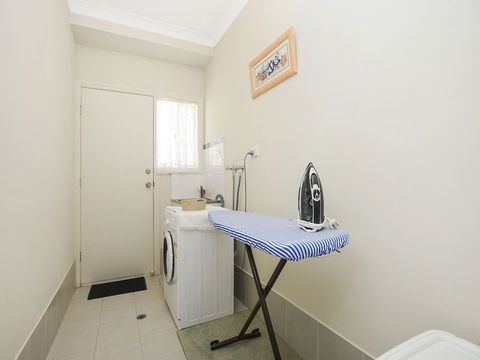 All Seasons' Escape Port Elliot - Accommodation Asia 3