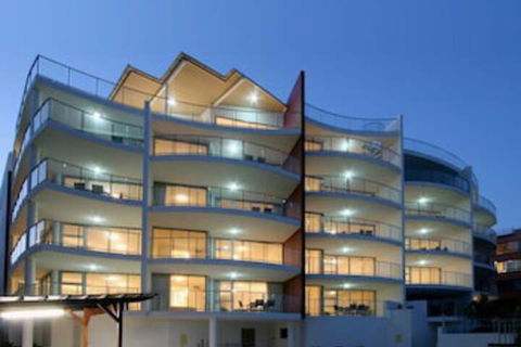 Salt On Kings Apartments - Accommodation Asia 0