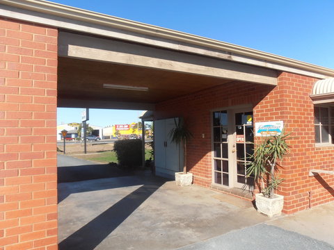 All Rivers Motor Inn - Accommodation Guide 2