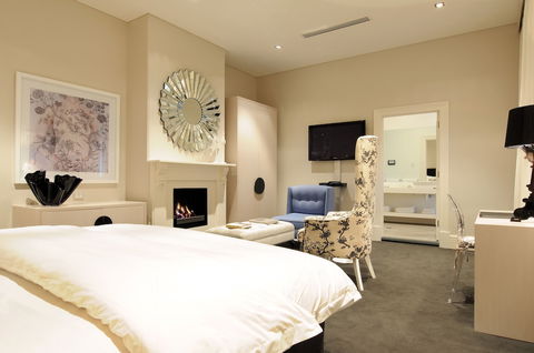 5 Rooms At The Stirling Hotel - Accommodation Asia 1