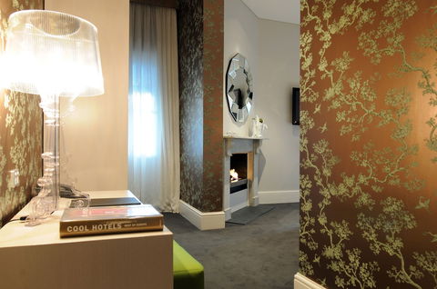 5 Rooms At The Stirling Hotel - Accommodation Asia 2