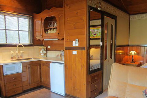 Willowlake Cottages - Accommodation Guide 7