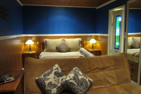 Willowlake Cottages - Accommodation Guide 5