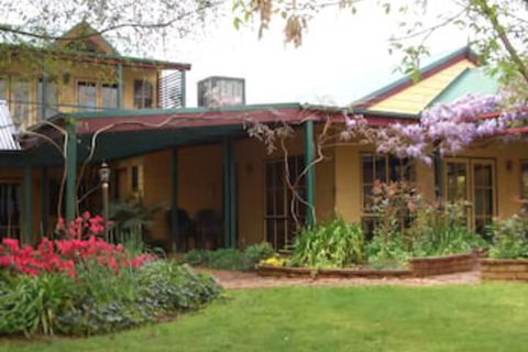 Willowlake Cottages - Accommodation Guide 0