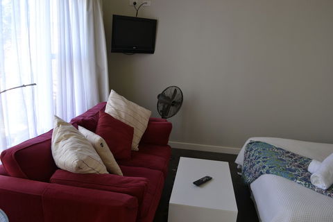 Ruby's Queenscliff - Accommodation Asia 0