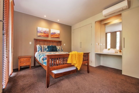 Centenary Peaks - Accommodation China 3