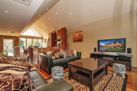 Centenary Peaks - Accommodation China 2